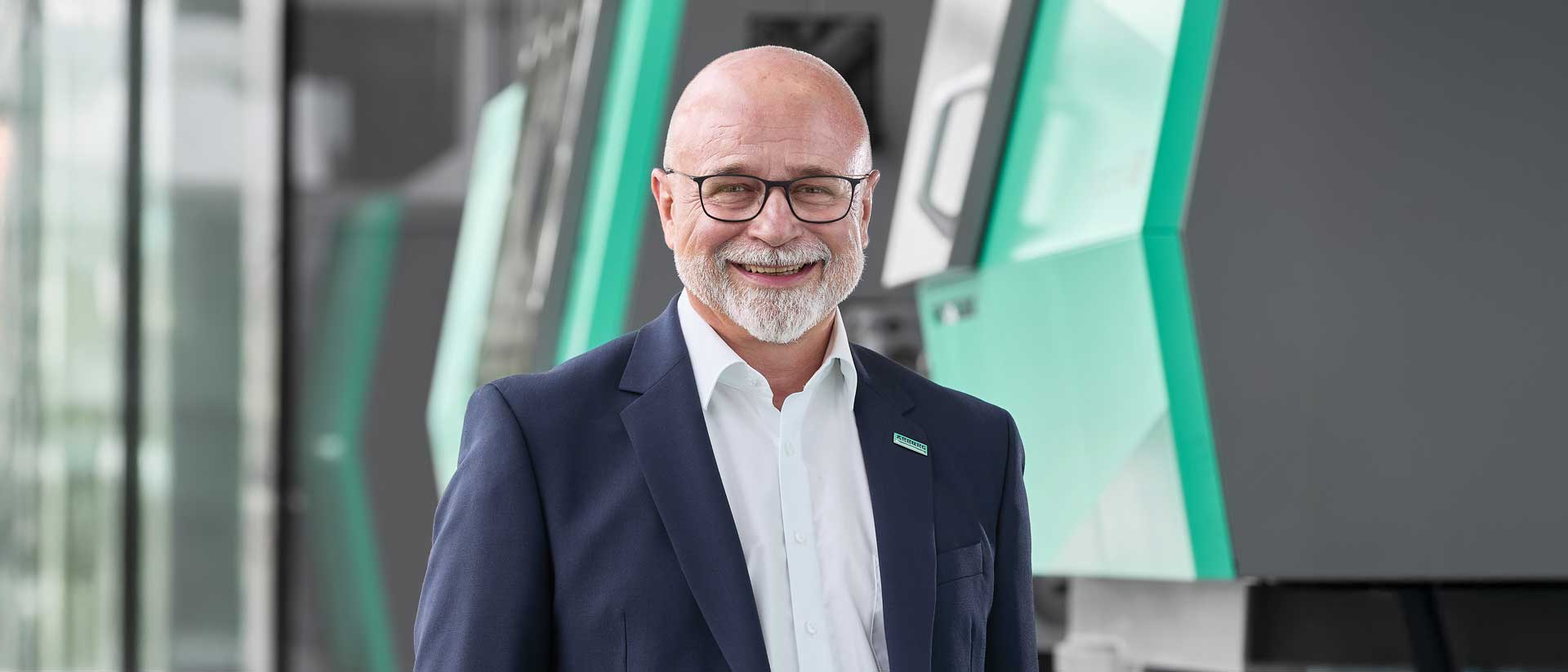 Fakuma Internationale Fachmesse für Kunststoffverarbeitung Dr Christoph Schumacher Portrait ARBURG Fakuma Internationale Fachmesse für Kunststoffverarbeitung Dr Christoph Schumacher Portrait ARBURG